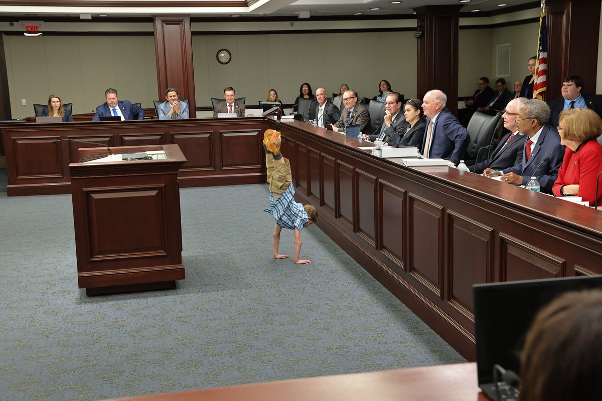 Ed Hooper tweet media