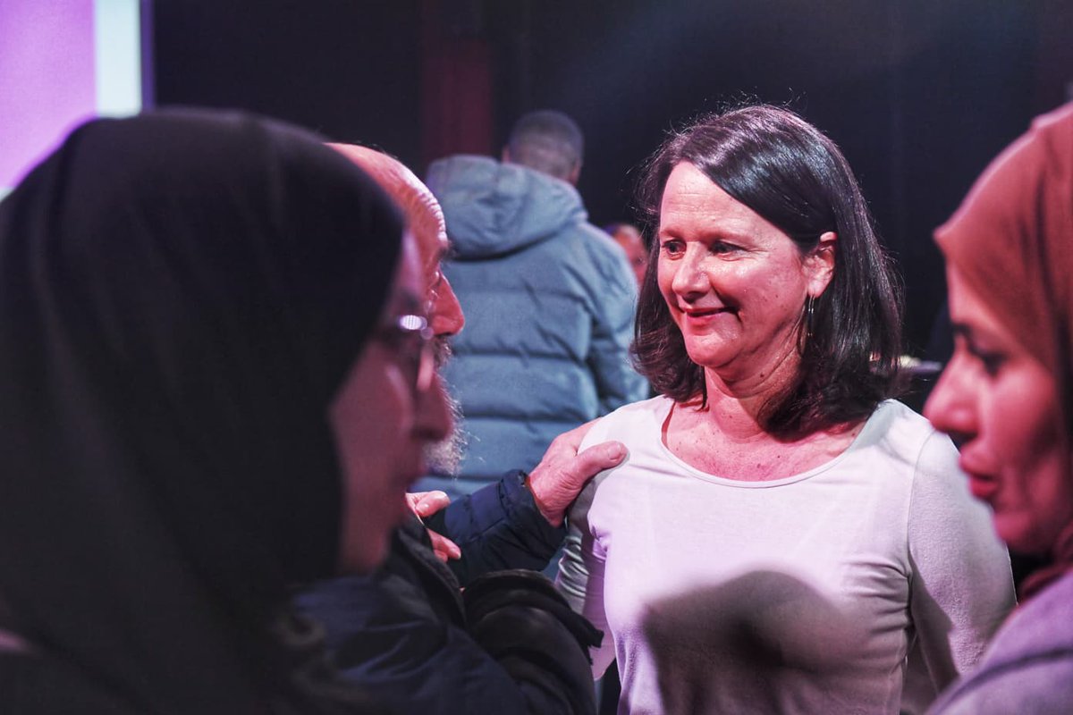 À 9 jours du premier tour, l'heure est à la mobilisation générale pour défendre les valeurs de notre ville, de solidarité et de justice. Nous étions plus de 300 à Bellevue ce soir pour échanger autour de notre programme et lancer la dernière ligne droite de la campagne !