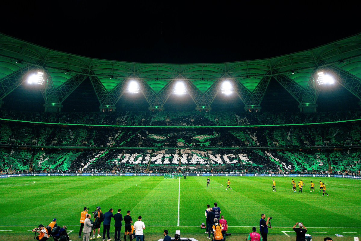 إلى متى ؟ الضرب فـ الميت حرام
في كلّ يوم .. تقابله .. " وتسطره "

عز الله انّه .. صار يمشي : بـ النظام
على مزاجك : بـ القلم ، والمسطره

مـا عاد فيها .. لا جدال .. ولا كلام !
بـ المختصر اللي نشوفه " سيطره "

💚💚💚