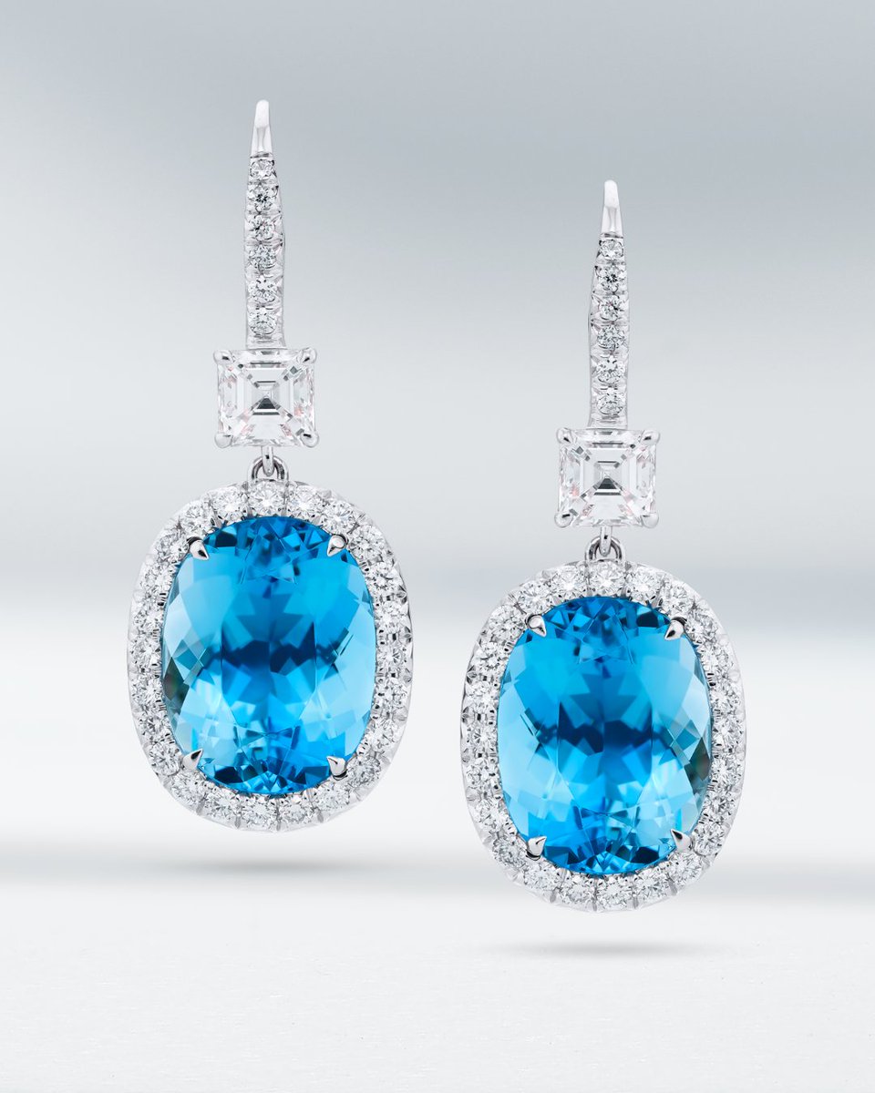 Brighten every look with the beautiful blues of aquamarine! These gorgeous drop earrings feature beautiful oval aquamarines embraced by square emerald-cut and round diamonds. (Style 1538-060)
.
.
.
#jbstar #jewelsbystar #highendjewelry #aquamarine #marchbirthstone