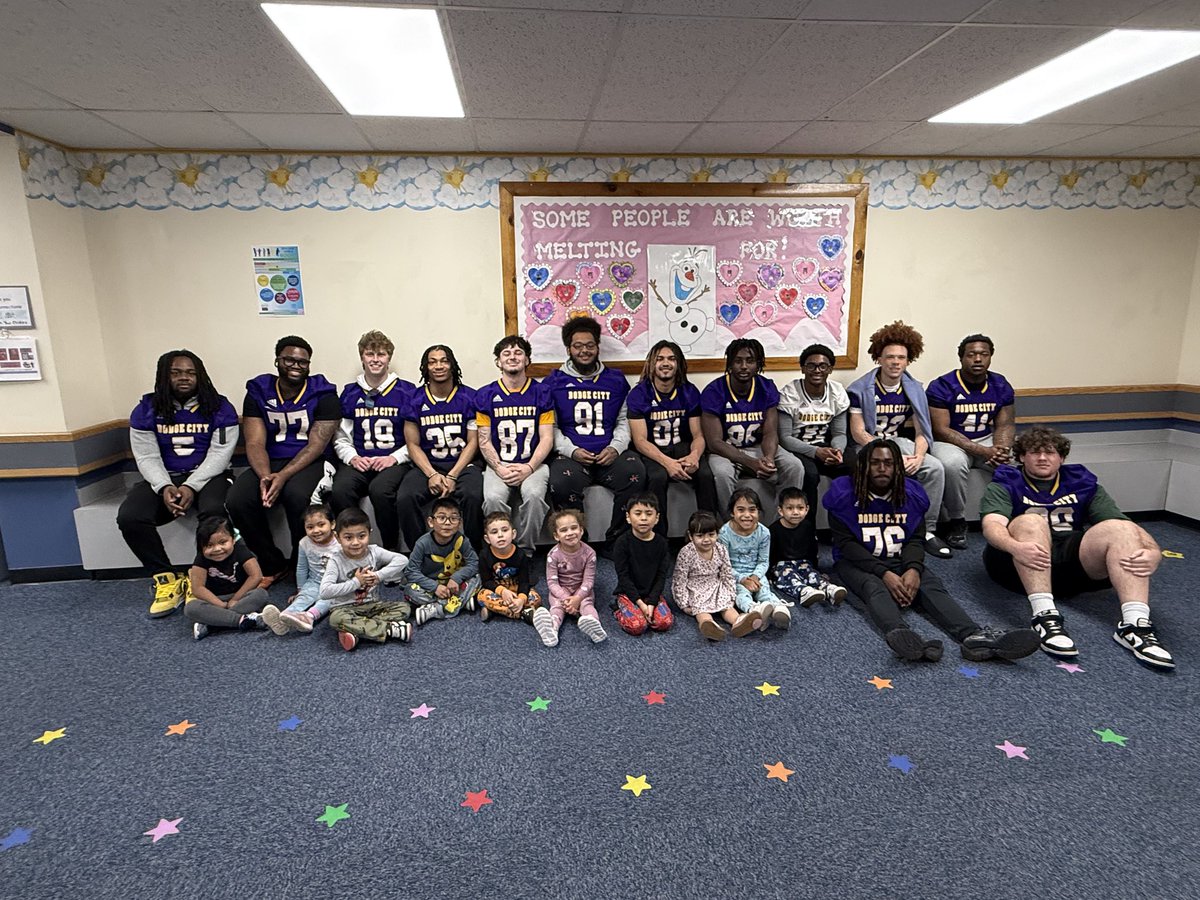 CoachLusby's tweet photo. Shout out to Bright Beginnings Pre School for having our guys out to spend some time with the kids! #FAMILLY https://t.co/ReR7YDpwkZ