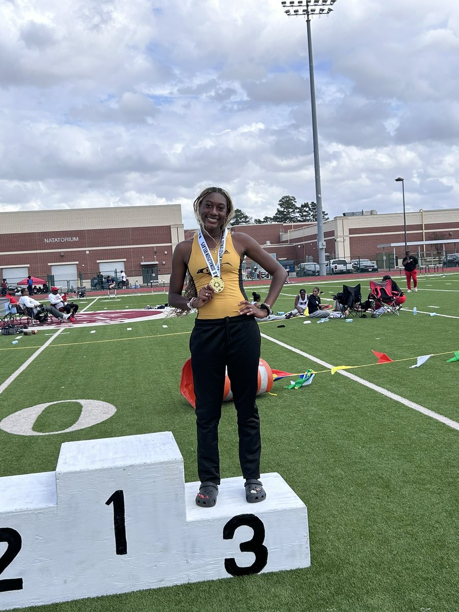 Aldine Eisenhower Girls Track and Field tweet media