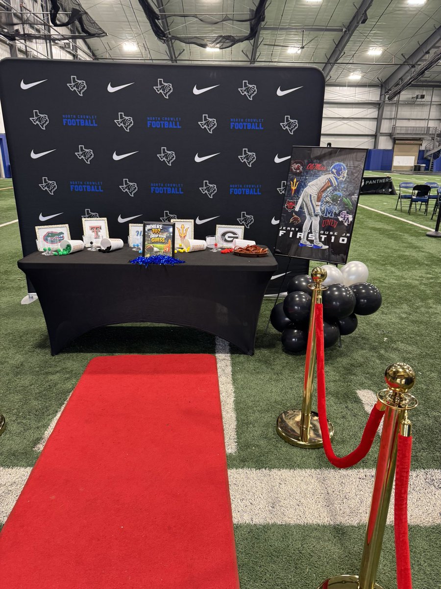 Mike Roach tweet media