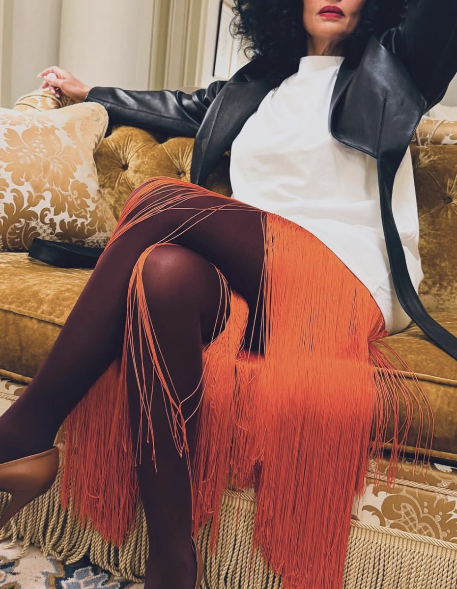 The plum tights! Mhmm.