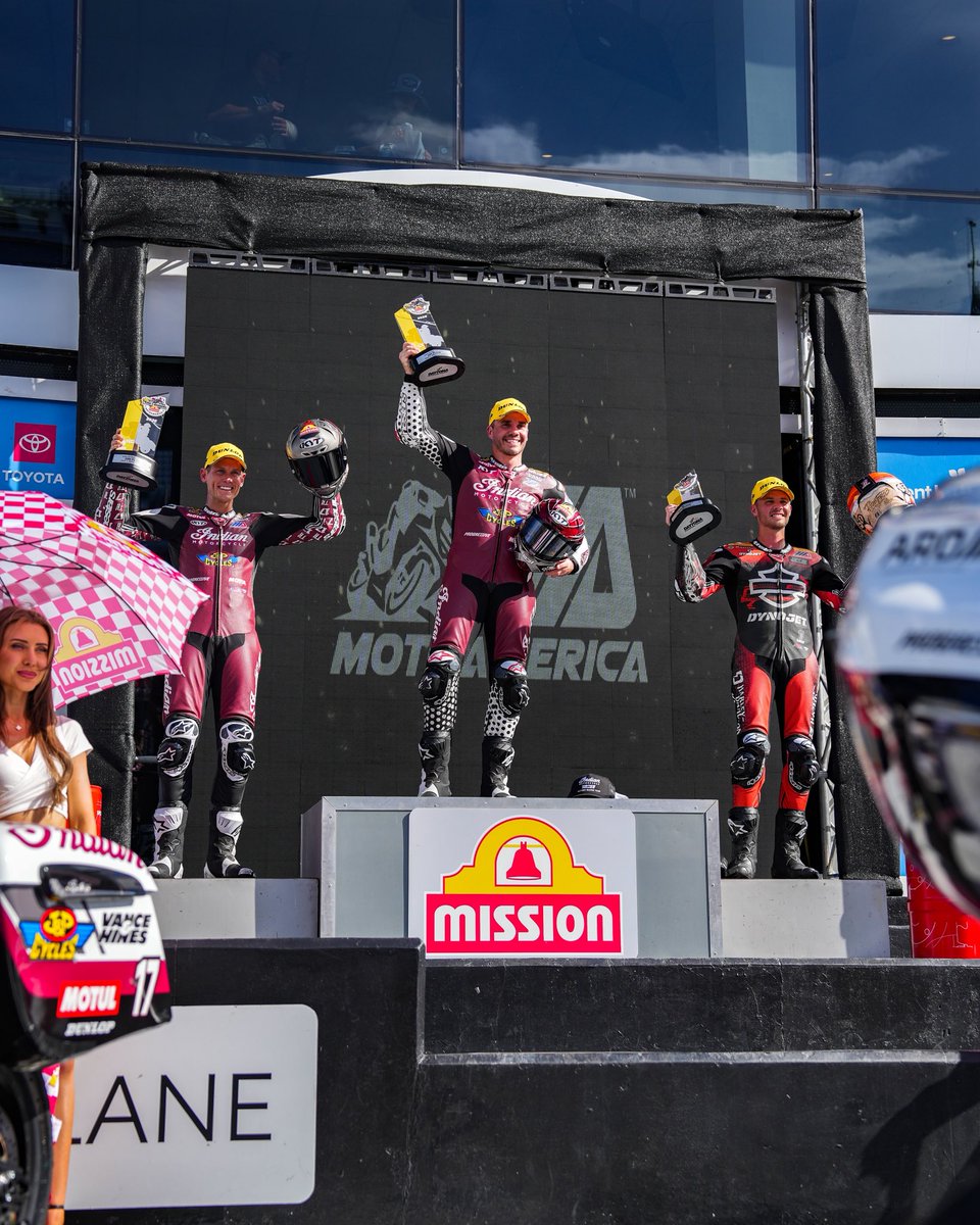 Daytona International Speedway tweet media