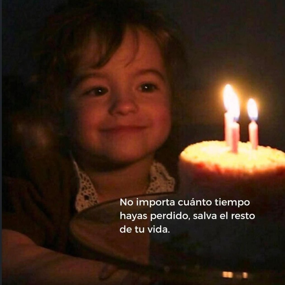 No estoy llorando... Se metió un kilo de tierra a los ojos.