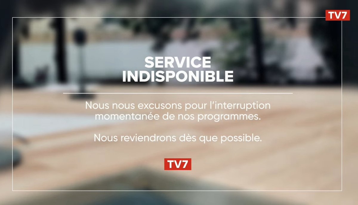 Donc on résume : 
- La barrière du parcage cède sur le but 
- But qui est refusé mais qui aurait dû être retirer 
- Des fautes qui (je pense) doivent valoir rouges (une jaune et une rien)
- Tv7 (pas envie de les accabler) qui grille en plein matchs