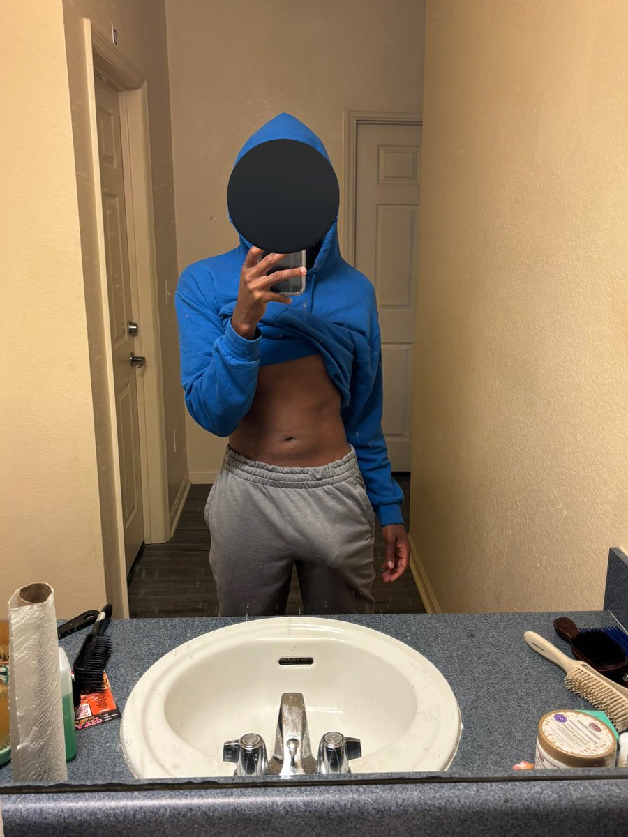 J•®️ tweet media