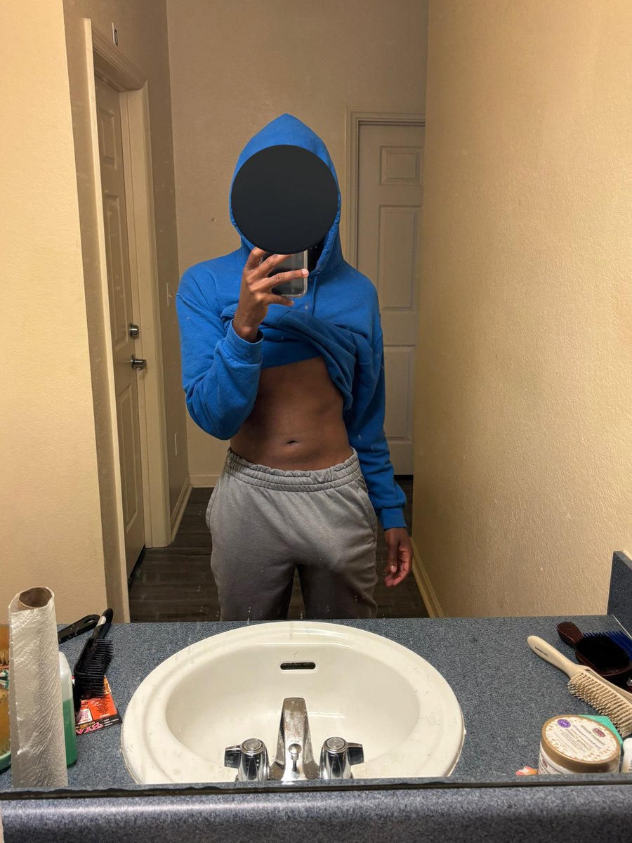 J•®️ tweet media