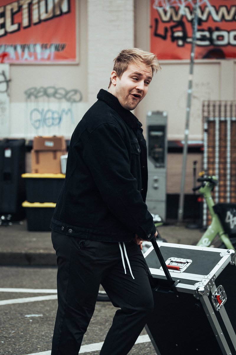 VOTSbandMN's tweet photo. Seattle came with the vibes. Y’all set a great tone for this run. So cool to have people not know who we are and walk away expressing how much they want us to come back. Means the world 🔥🤟❤️

SOLD OUT YAKIMA WA TONIGHT FOR @opalinskyband WITH @youngmedicine 

📸 : Dom Delfino https://t.co/U1aOtLDcSg