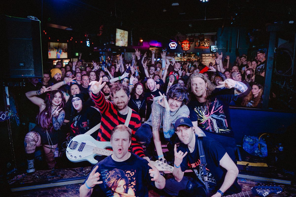 VOTSbandMN's tweet photo. Seattle came with the vibes. Y’all set a great tone for this run. So cool to have people not know who we are and walk away expressing how much they want us to come back. Means the world 🔥🤟❤️

SOLD OUT YAKIMA WA TONIGHT FOR @opalinskyband WITH @youngmedicine 

📸 : Dom Delfino https://t.co/U1aOtLDcSg