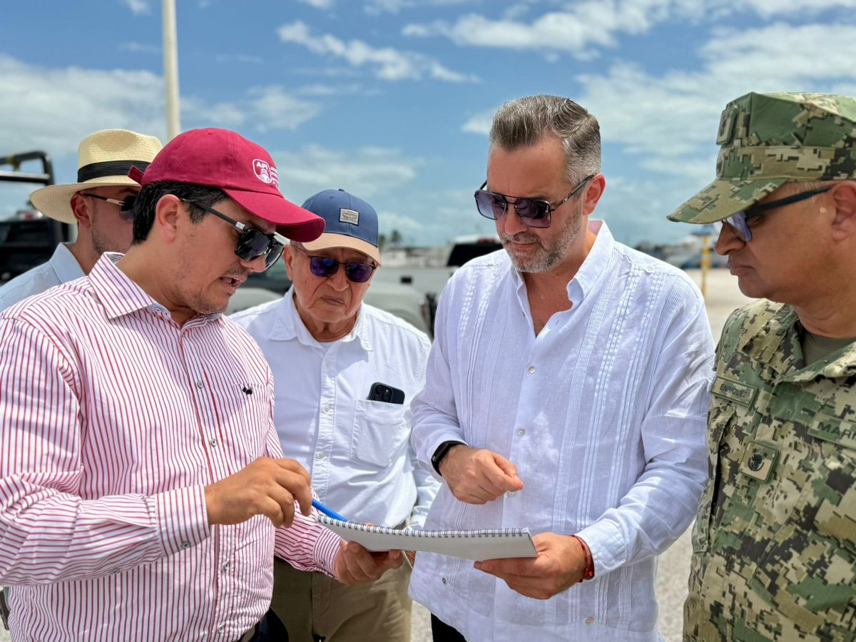 JLavalleMaury's tweet photo. Realizamos gira de trabajo en #CiudaddelCarmen para coordinar acciones con la @semar y @apicarmen que permitan el retiro de embarcaciones en desuso y avanzar en la reactivación de los canales de navegación.

Igualmente dimos seguimiento a los trabajos de dragado que se realizan en el puerto, labor fundamental para fortalecer su operatividad y reactivación económica de la región. Seguimos trabajando para que el puerto de Carmen recupere todo su potencial. #GobiernoDeTodos #EconomíaCampeche #Apicarmen