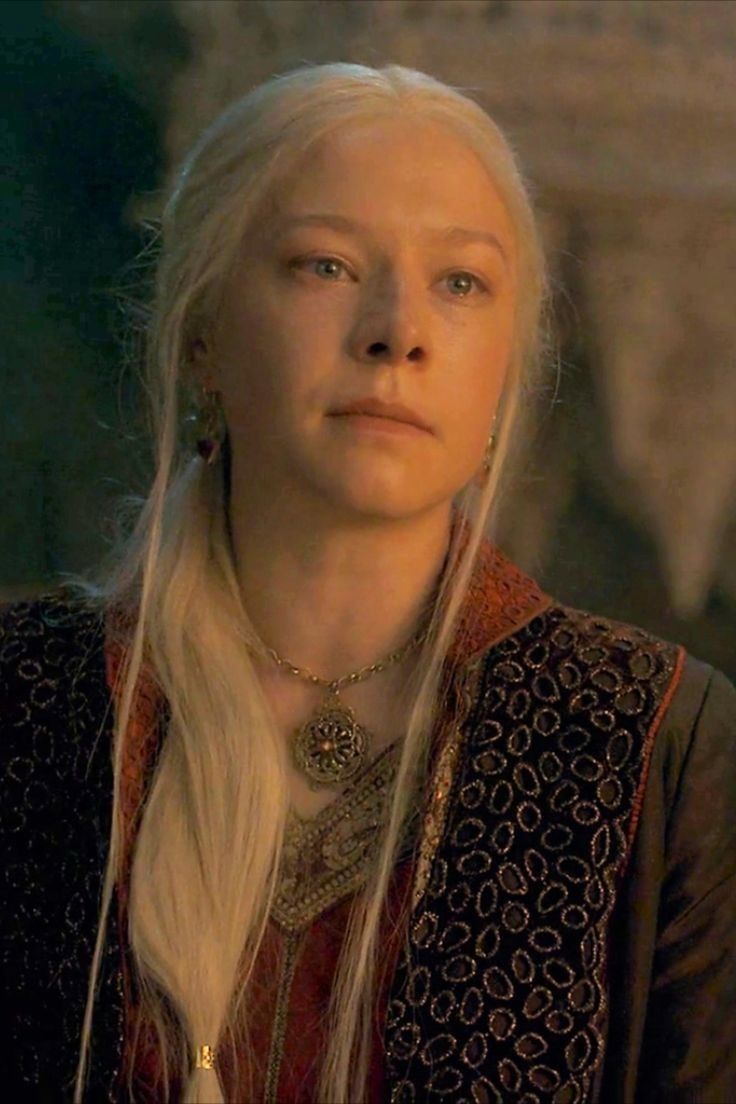 rhaenyra targaryen scenes tweet media