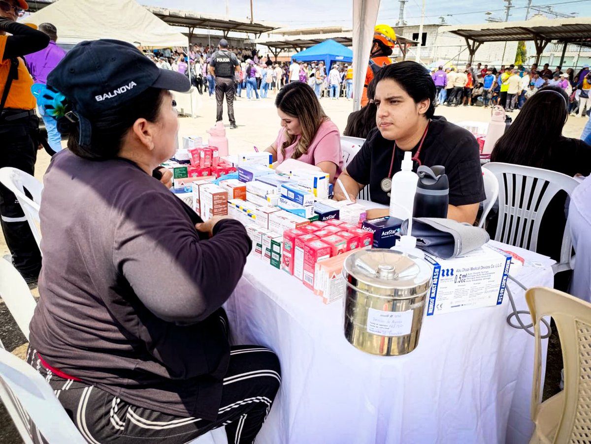 DPS_LosRios's tweet photo. Brigadas Médicas por Temporada Invernal 🌧️🩺

#Salitre | En los sectores Candilejo y Junquillal Urbano, el personal de salud llevó a cabo una jornada de atención médica en el marco de las acciones por la temporada invernal, brindando un total de 200 atenciones a la comunidad. https://t.co/ZdR6Ep2YXT
