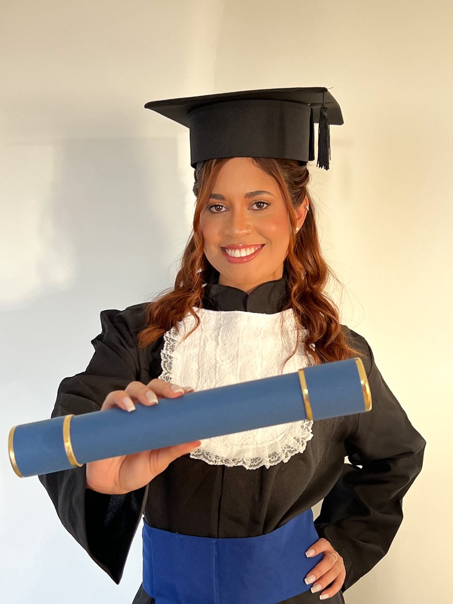 _senalari's tweet photo. Formeeei 🎓🎉 https://t.co/Ji8ypq28aq