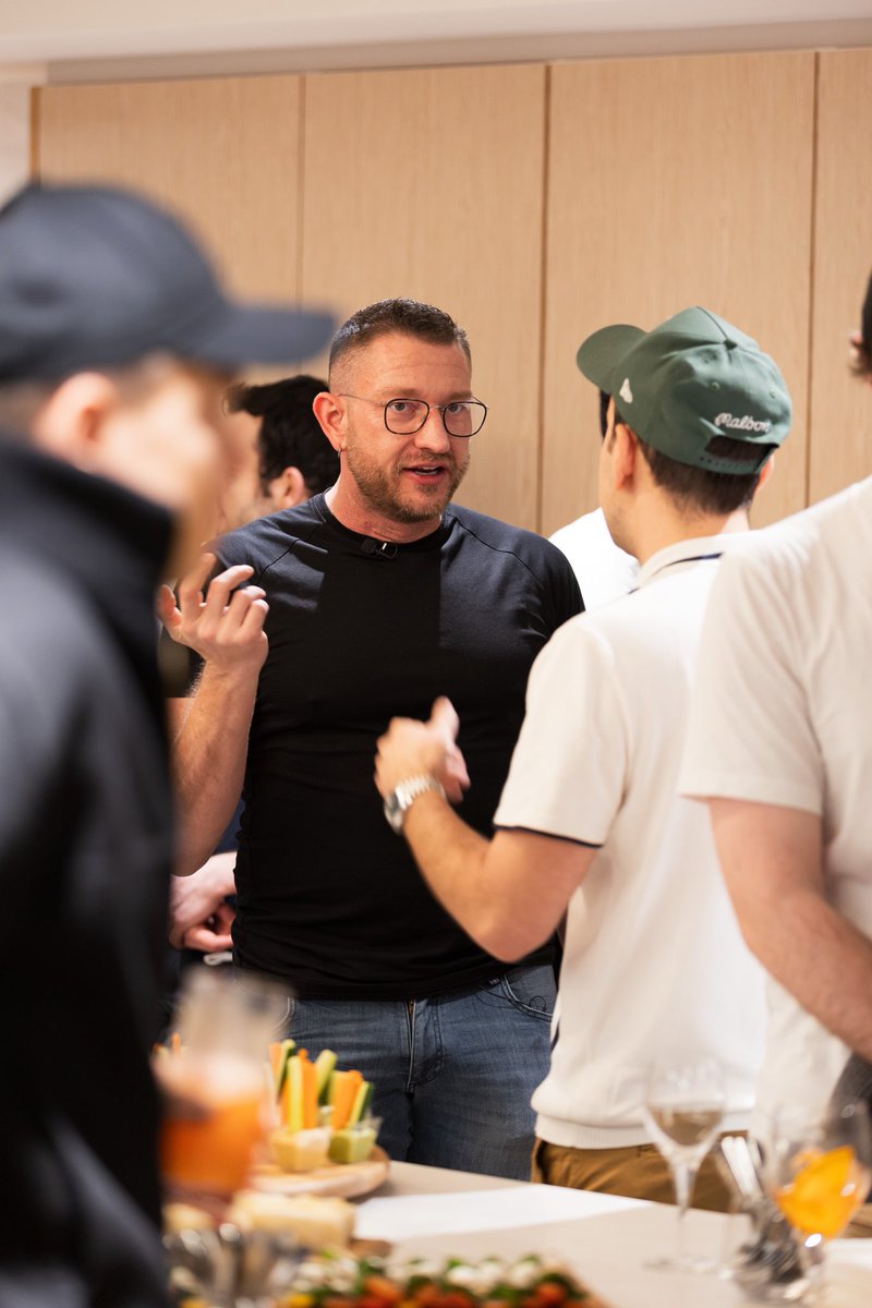 Laura Modiano tweet media