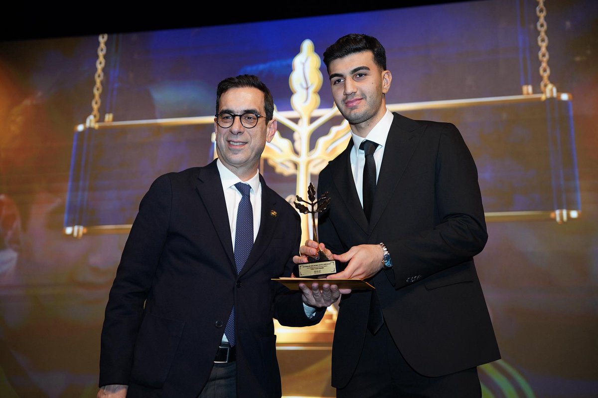 #AydınlıkGelecekÖdülleri2025 “Yılın Çıkış Yapan Sporcusu Ödülü”nün sahibi Yiğit Efe Demir!