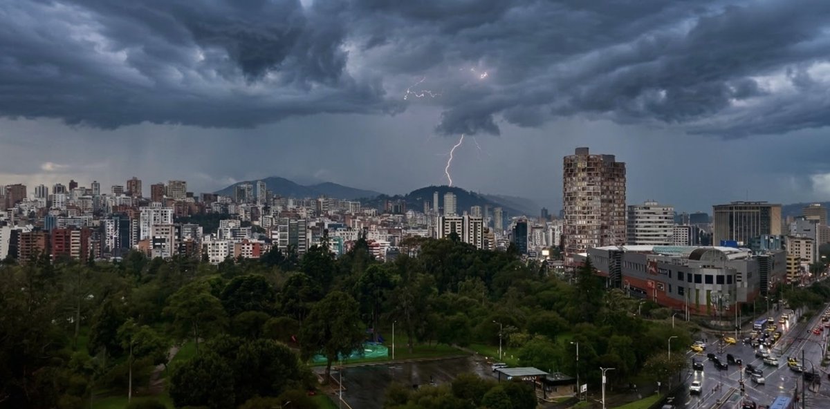 No hay cielo como el de mi #Quito.
