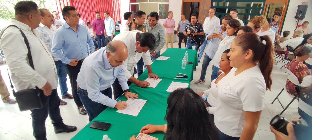 Nos reunimos las y los Consejeros en la 4ª Sesión Extraordinaria del Consejo Político Estatal, del <a href="/CDEPRIGuerrero/">CDE PRI Guerrero</a>, en el que se rindió un informe financiero y de trabajo, además aprobamos se aprobó por mayoría el método electivo de la dirigencia 2026-2029.