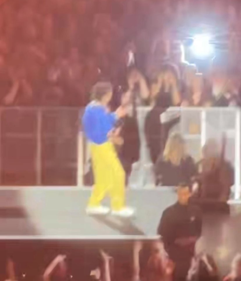 1D_Updates_BR's tweet image. Harry hoje (06/03/2026) no One Night Only do “Kiss All The Time. Disco, Occasionally.” no Co-op Live em Manchester, na Inglaterra.

#ONOManchester #OneNightOnlyManchester
#KATTDOManchester