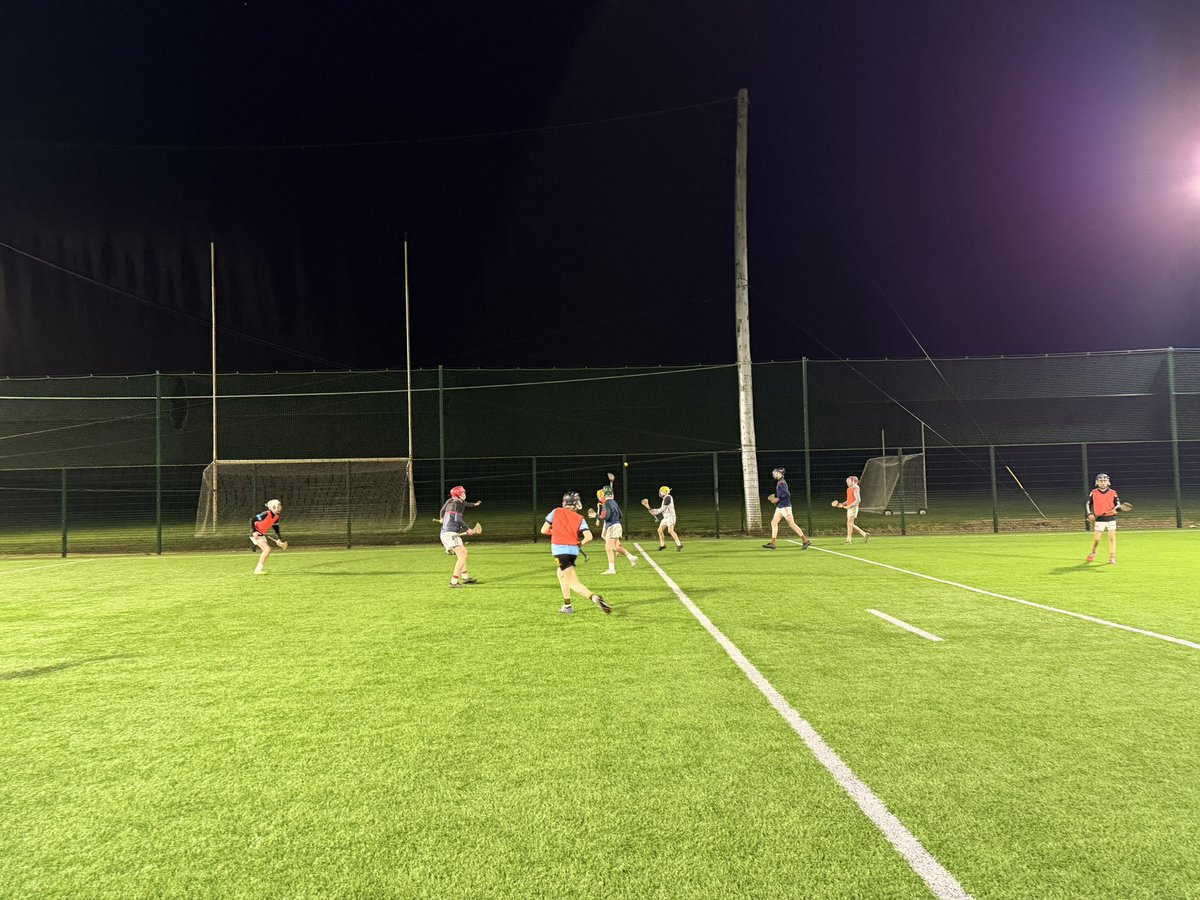 ellen_meagher's tweet photo. The last for the week was our return to play program in the Rower Inistioge… U14’s &amp; U16’s/minors all gave it their best tonight fair play lads &amp; well done 👏🏼👏🏼 #gaa #gpo #gamesdevelopment https://t.co/EC1LhBChAm