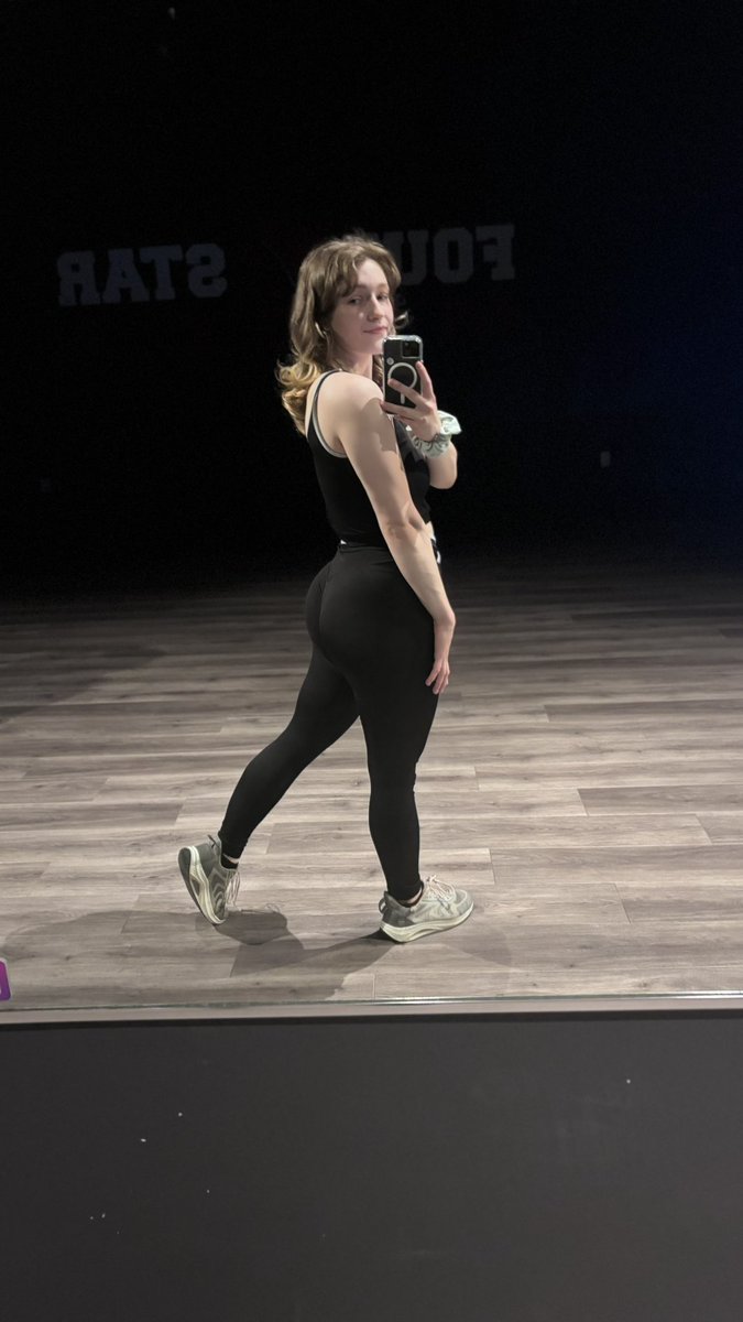 gentlegrit18's tweet photo. Gym date 🥰 https://t.co/c1SpkpjsPZ
