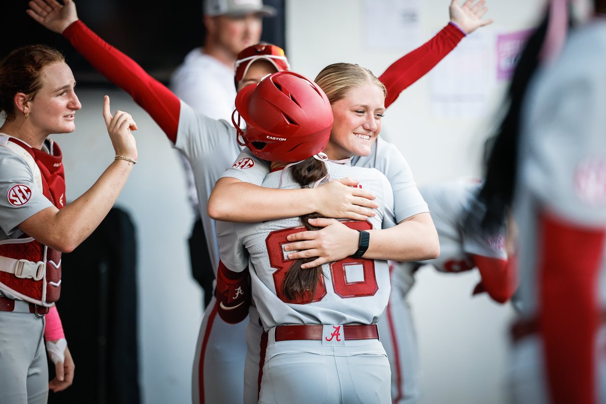 AlabamaSB's tweet photo. Let's Go LoJo!🥳

#Team30 #RollTide https://t.co/dOPNXcKax2