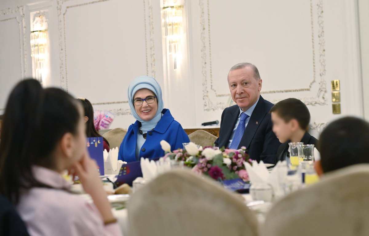 Ne güzel çıkmışlar fotoda canlarım 🧿🧿❤🇹🇷
<a href="/RTErdogan/">Recep Tayyip Erdoğan</a> 
<a href="/EmineErdogan/">Emine Erdoğan</a>