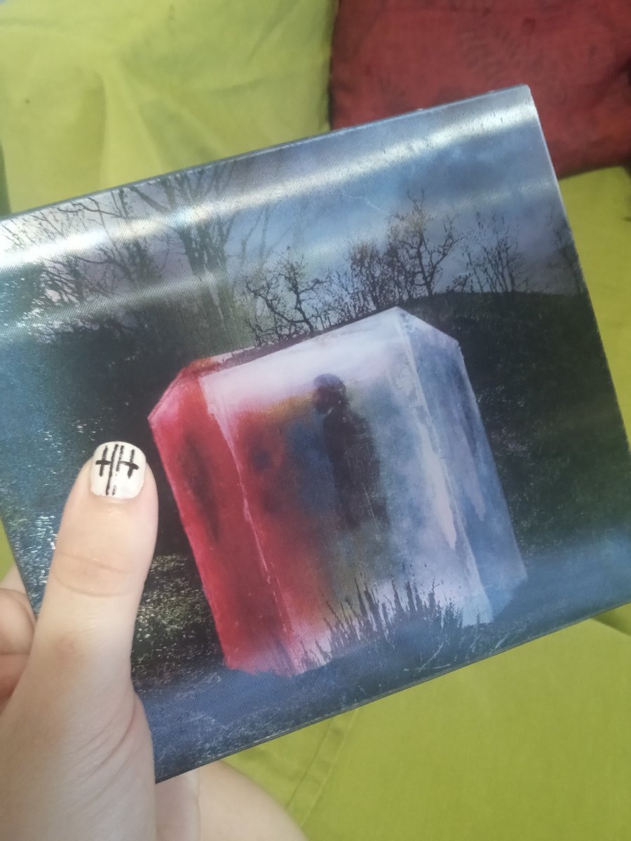 Mica_Mikan43's tweet photo. Después de un mes me llegó, por fin, el CD de DIM 🖤 ahora el cd de NIL tiene compañía 🤭 increíblemente hermoso es el efecto que tiene, simplemente una belleza como todo lo que hace the gazettE 🖤🖤🖤🖤🖤
#thegazettE
#gazerockisnotdead https://t.co/kod3jauj8o