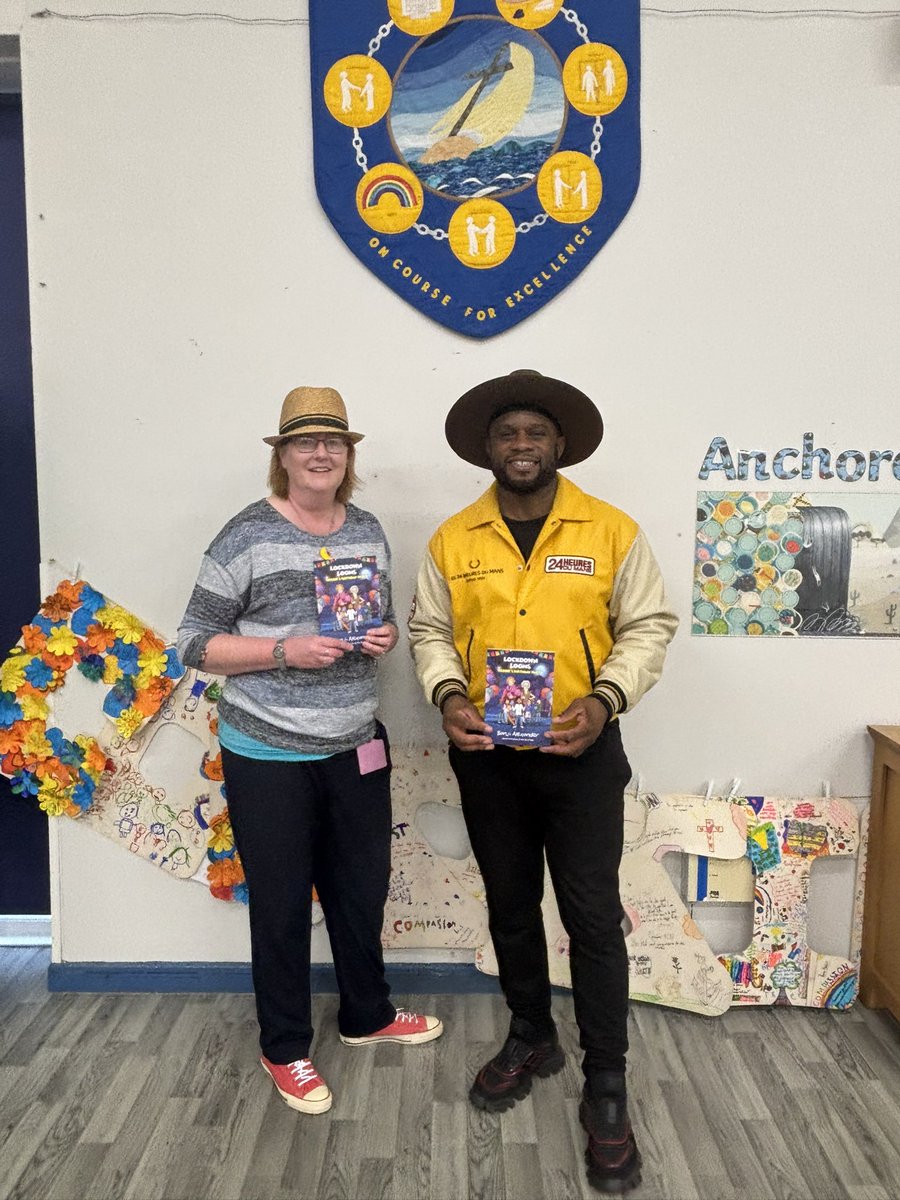 banjialexander's tweet photo. Day 310: St Mary’s Island Primary School

With English Lead, Mrs Collard. Still on a high from World Book Day celebrations, pupils wore wide-brimmed hats to mark my visit. We read excerpts from
Lockdown Looms and recited verses from my up and coming poetry book. With all the energy and enthusiasm they put into singing New King, it was hard to believe it was a Friday afternoon. What a marvellous way to end World Book Week!

Thank you for having me!

#BanjiAlexander #Author #Teacher #LockdownLooms #BookTour edutwitter