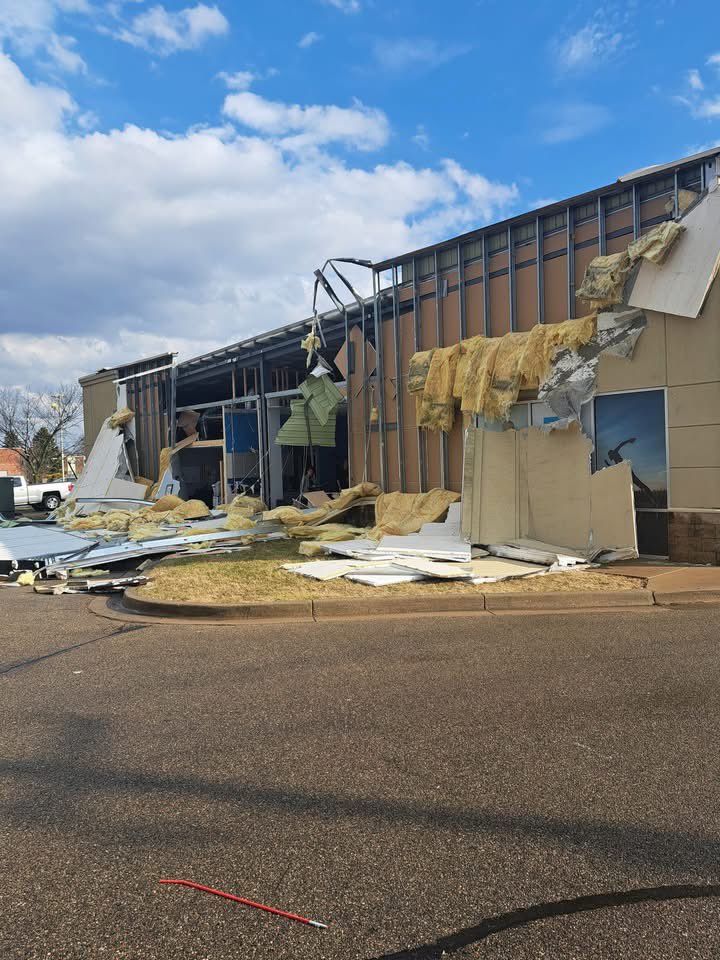 VortixWx's tweet image. Damage seen around Three Rivers, #Michigan after a tornado hit the area. 

📷: Michael Maurer (Facebook)
#MIwx #severewx @NWSIWX