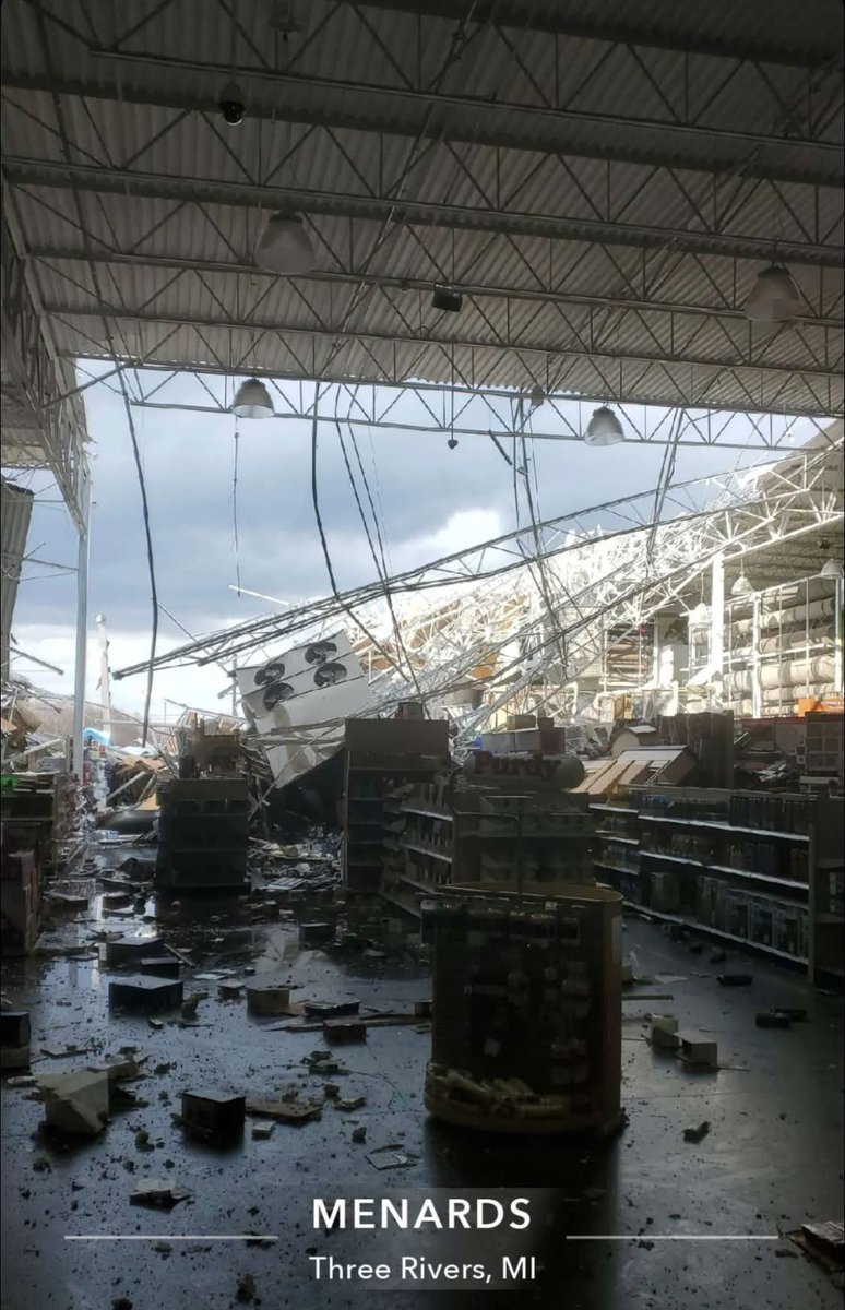 VortixWx's tweet image. Damage seen around Three Rivers, #Michigan after a tornado hit the area. 

📷: Michael Maurer (Facebook)
#MIwx #severewx @NWSIWX