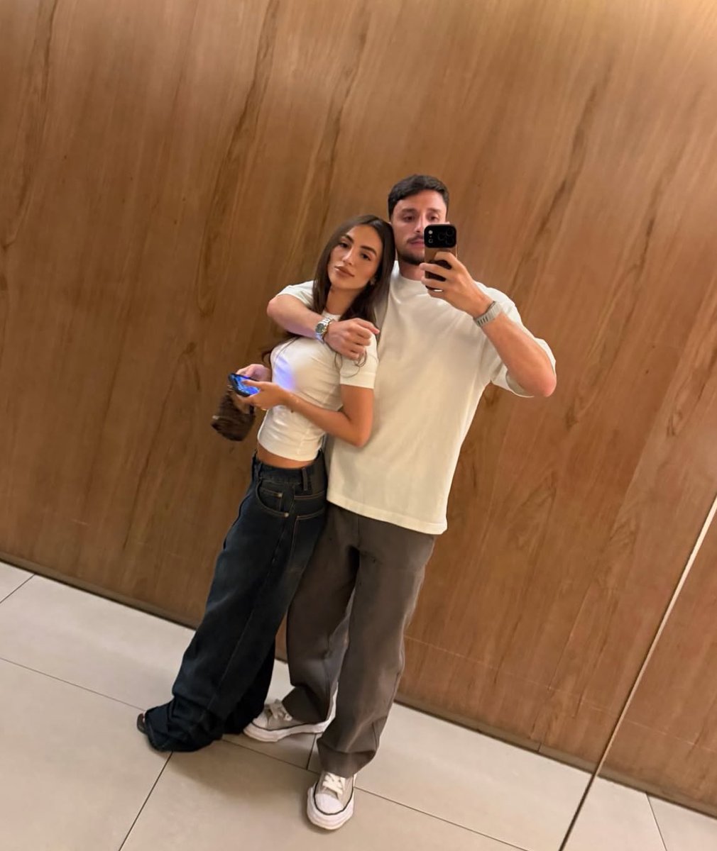 Piquerez ao lado de sua namorada Camila em nova foto ❤️‍🔥