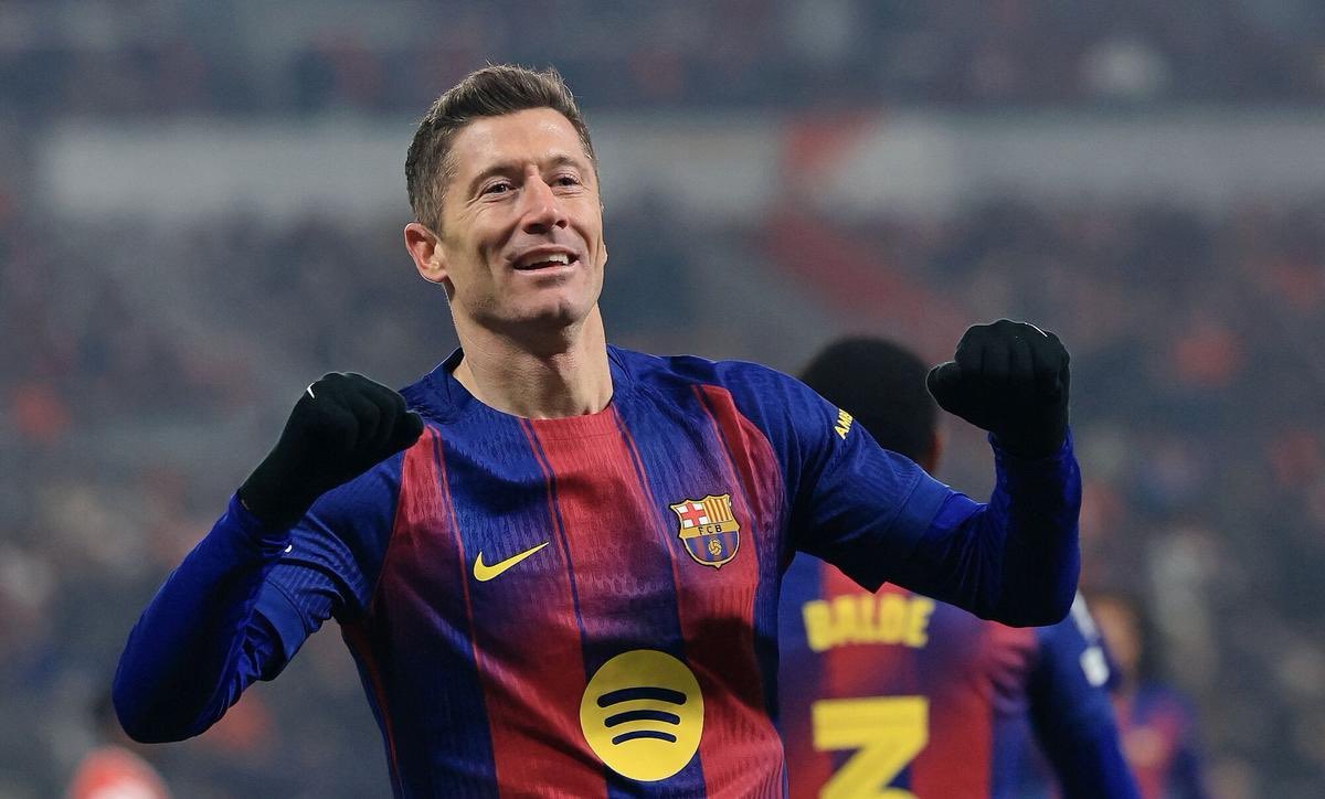Somhiseremfcb's tweet photo. 🎁 Si Lewandowski hace gol ante el Athletic de Bilbao y el Barça gana, sorteamos su camiseta entre todos los que den RT + ❤️ y nos sigan a @17ct_info y a mí

✅ RT + ❤️ + FOLLOW @17ct_info y @Somhiseremfcb 

🤝🏼 Mencionar un amigo para + % de ganar

✈️ Envío internacional https://t.co/S0eBipR4Uk