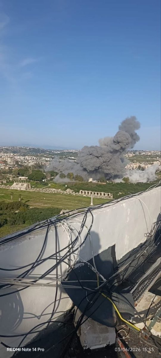 🇱🇧‼️ Mise en danger du patrimoine libanais :
Nous attirons ici l’attention sur un des sites archéologiques de Tyr, au Liban dont les abords viennent d'être bombardés en cette fin de semaine par Israël. 
C’est un site classé au patrimoine mondial de l’UNESCO.
L’état du patrimoine