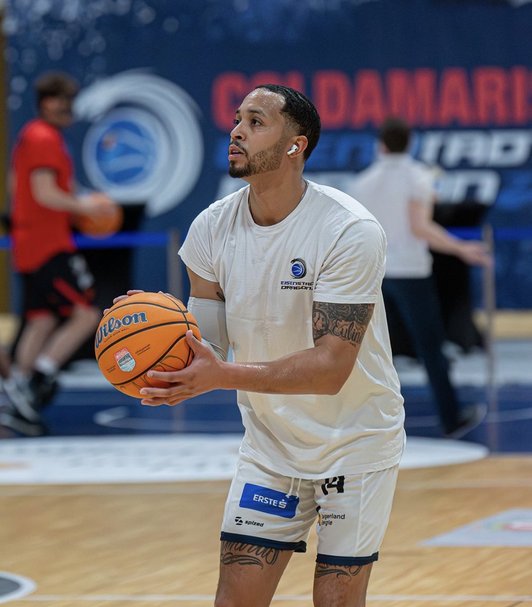 Justedwards14's tweet photo. Never take for granted the ability to be on the court ! #10yearpro https://t.co/7Yegt3ZxNf