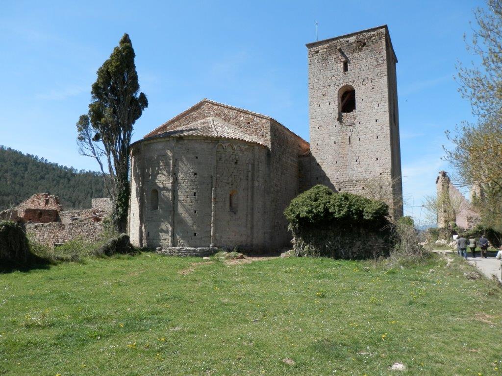 Anirem fins a la comarca del #Lluçanès, tocant al #Berguedà, i al faldar sud de la Serra de Picancel. Des de Sant Maurici de la Quar farem una ruta circular cap al Santuari de la Quar i les ruïnes del Monestir de Sant Pere de la Portella. Veniu? #GECASP  caminades.info/activitats/san…