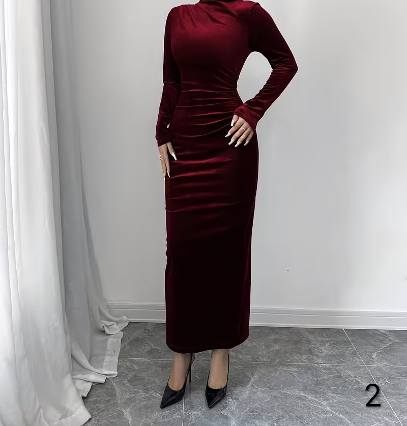 RobertS136088's tweet photo. Choosing the perfect look for the gala... but I need your help! ✨

Which vibe are we feeling more? 💃👇

Classic Velvet Glam 🍷.1
Modern Satin Chic 🔥.2
#FashionDoubleCheck #OOTD #StylePoll #EveningGown https://t.co/LRY5DtJwVK