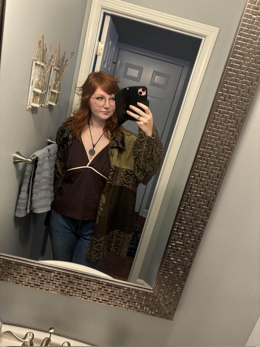lemon_thro56978's tweet photo. Nnnhh whiteboi cuck needs to see his innocent redhead gf's pussy quiver for bbc https://t.co/m5YdPtF7tt