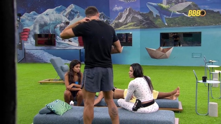 centralreality's tweet image. Jordana: "Deixaram tudo sujo no VIP. Um monte de casca de coisa, a mesa toda suja, um monte de louça na pia. O que eles podem fazer pra espezinhar a gente, eles fazem. Pequenas coisas, que aqui não é pequeno." #BBB26