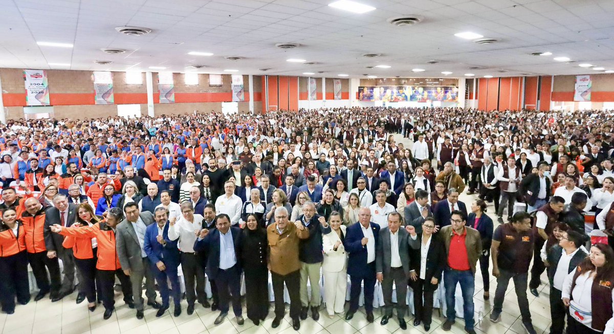 AlfonsoCepedaMx's tweet photo. #Gira 📍|| Hoy tuve el honor de acompañar el 22° aniversario de la Federación Democrática de Sindicatos de Servidores Públicos #FEDESSP, así como la toma de protesta de la nueva dirigencia del colegiado estatal. (1/2) https://t.co/Lvr6wY2pgF