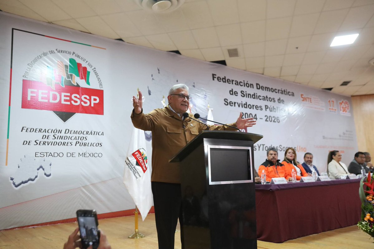 AlfonsoCepedaMx's tweet photo. #Gira 📍|| Hoy tuve el honor de acompañar el 22° aniversario de la Federación Democrática de Sindicatos de Servidores Públicos #FEDESSP, así como la toma de protesta de la nueva dirigencia del colegiado estatal. (1/2) https://t.co/Lvr6wY2pgF