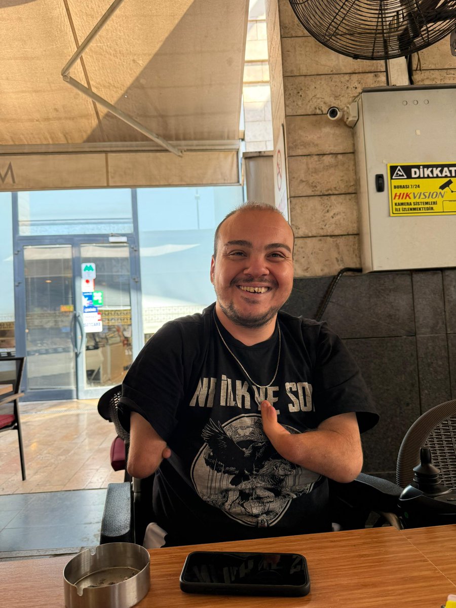 Ne haliniz varsa gülün 😎😂