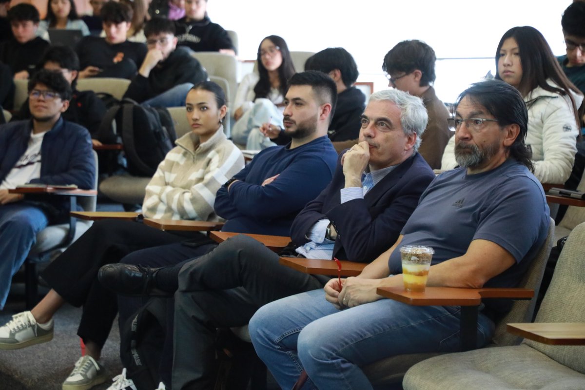 Economía UExternado tweet media