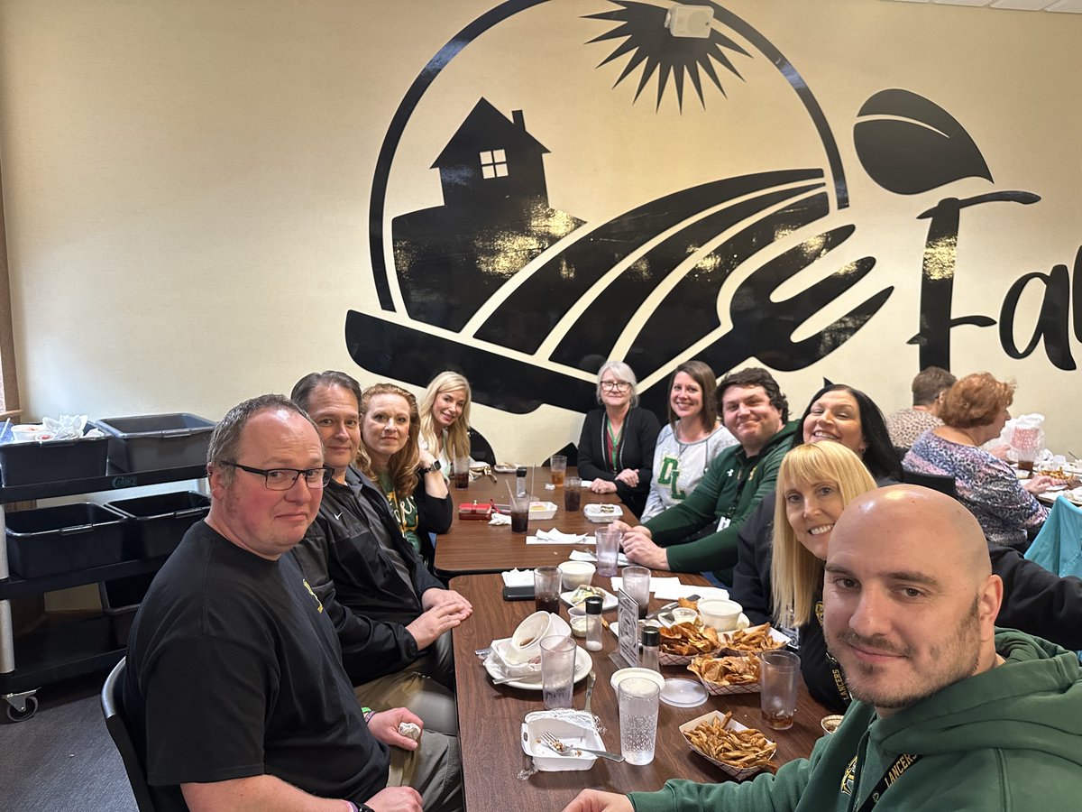 Dr. J. Logue-Belden tweet media