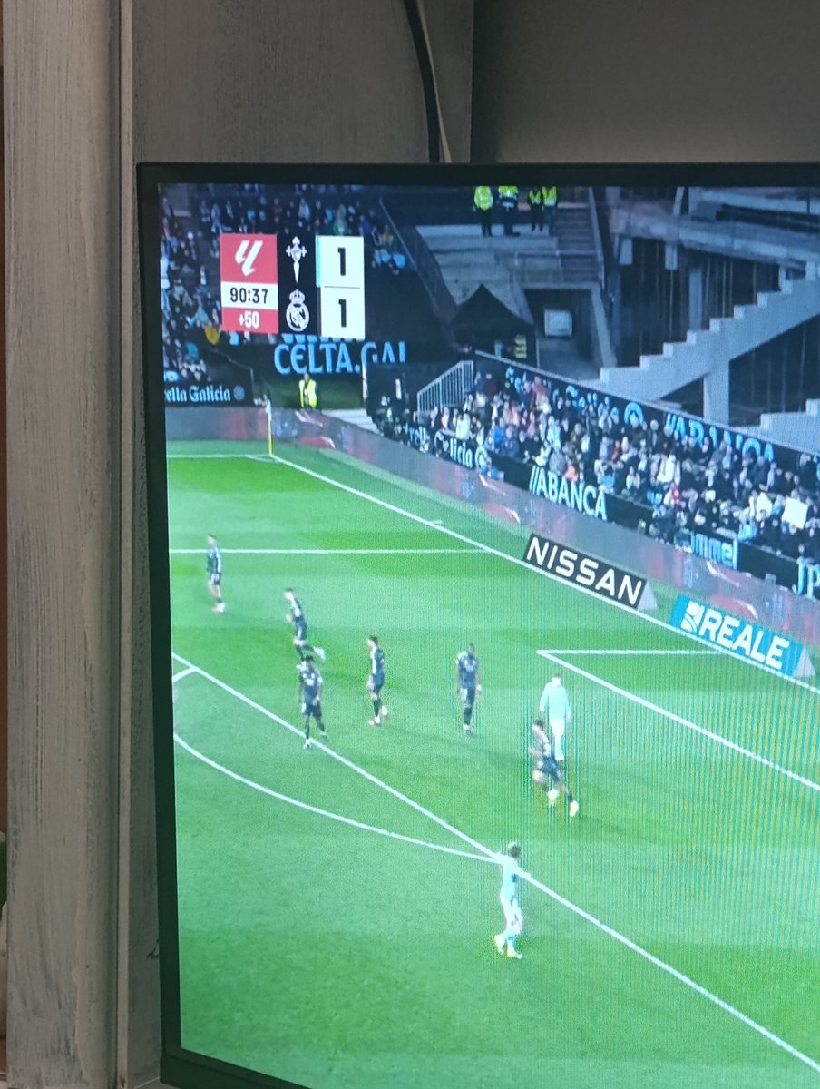 🟥⬜Sample Text⬜🟥 tweet media