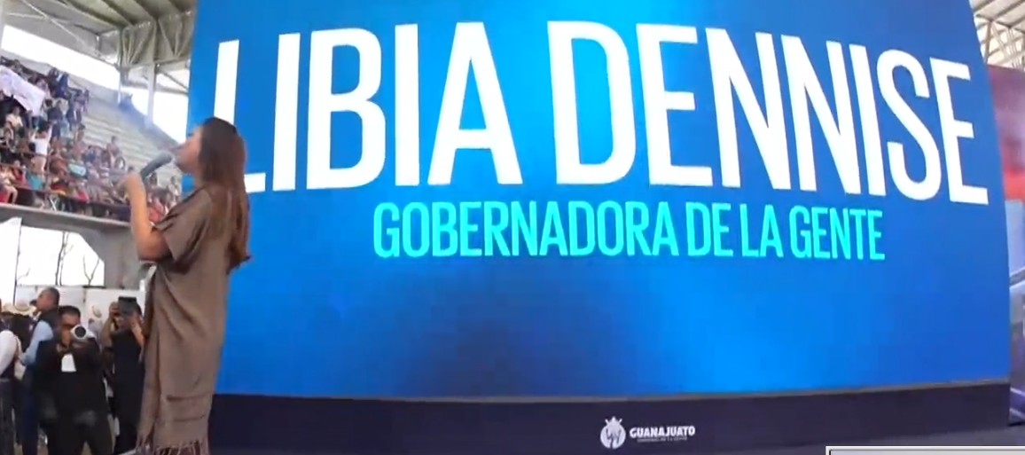 AdrianMataOsio's tweet photo. Excelente anfitrionía de @ChelisOliveros para el 2º Informe del #GobiernoDeLaGente. 
Resultados que se logran con el trabajo liderado por la Gobernadora @LibiaDennise y el Secretario de Gobierno @jorgelona1  coordinándose con autoridades municipales y la participación ciudadana. https://t.co/ovVCXF4VVf