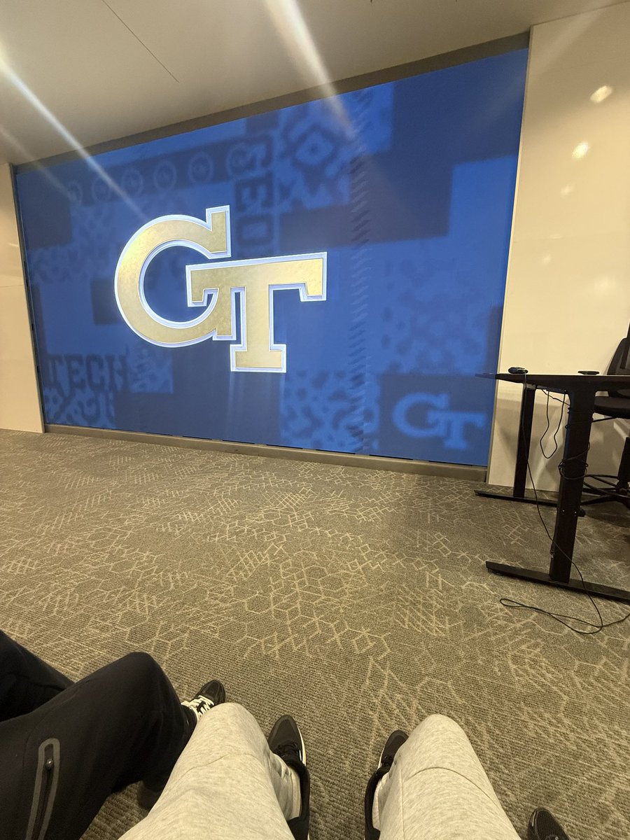 DiLaughnSmith8's tweet photo. Had a great time visiting Georgie Tech today! I would love to visit the campus again in the future! https://t.co/HSlJsU38io