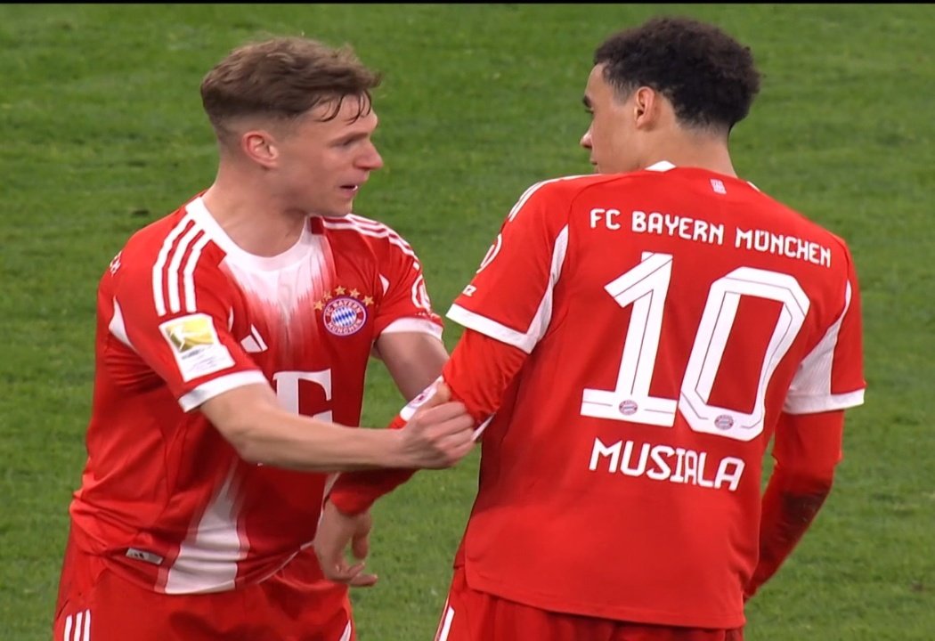 iMiaSanMia's tweet photo. Musiala on wearing the captain's armband for the first time: "I'm not sure why Josh gave it to me. I thought it would be Leon because he's older. But I'm happy. It's a big honour to wear the armband at such a big club" https://t.co/uDJrboOXI1