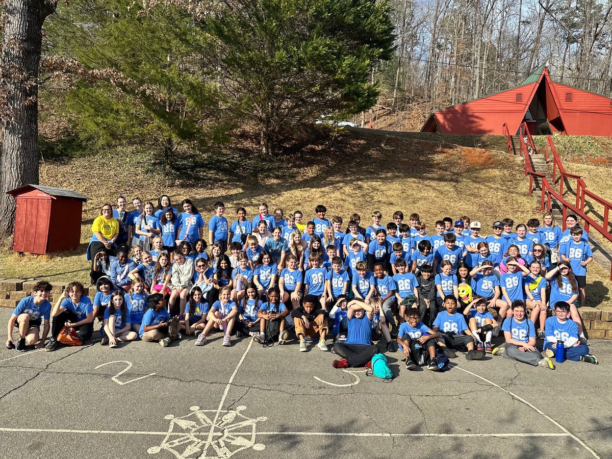 ms_james12's tweet photo. 5th Grade Field Trip fun! 💙🐢🐟🐸@hfeeagles @FultonCoSchools https://t.co/Dhhqgw7tda